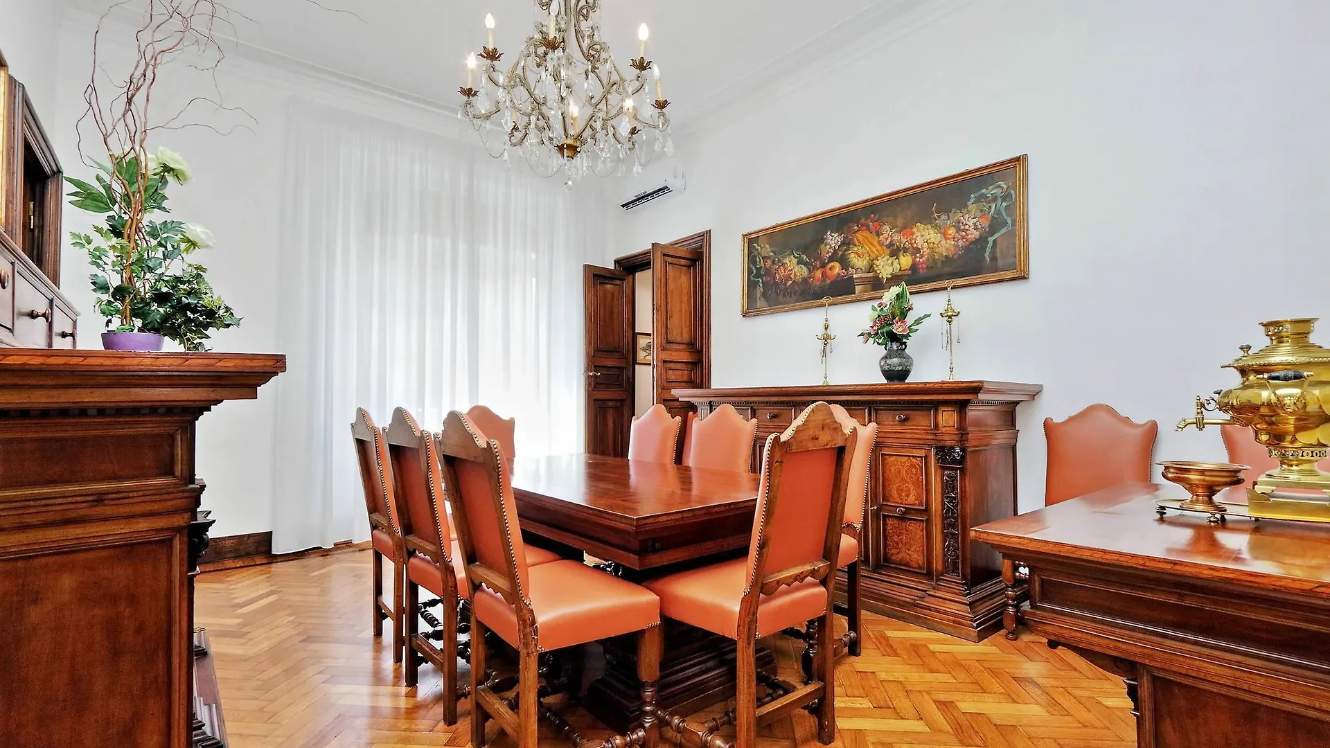 Amazing Suite Via Veneto contacts