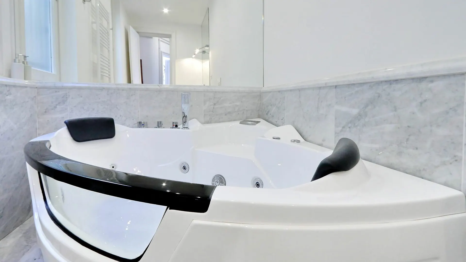 Amazing Suite Via Veneto Rome